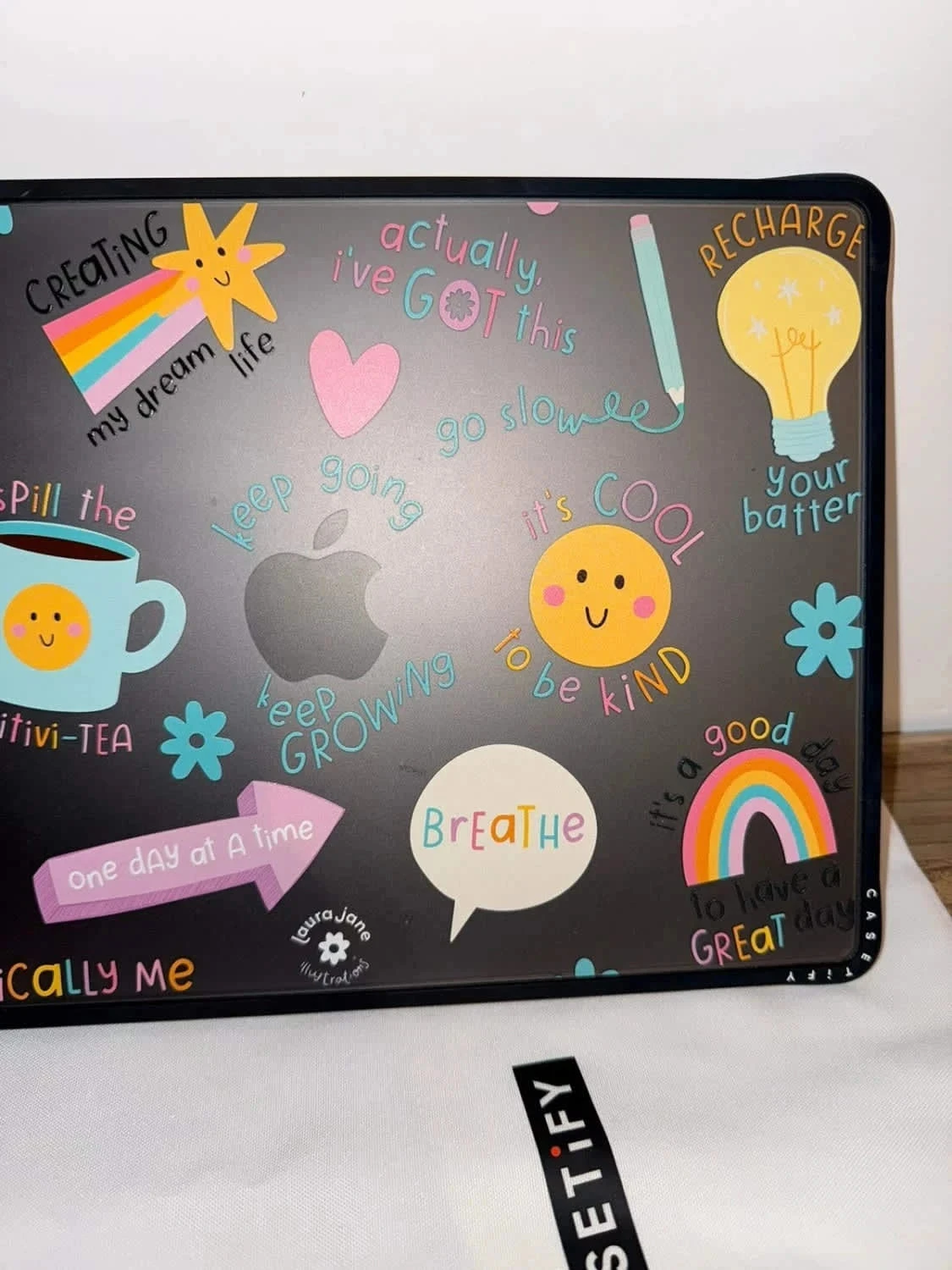 Carcasa para MacBook Pro de 14 pulgadas m1 a m4 casetify poco uso – photo 13